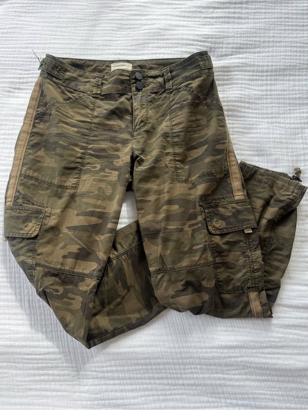 Anthropologie Sanctuary Camo Cargo Pants Terrain Size 25 Army Cropped Joggers - Picture 2 of 5